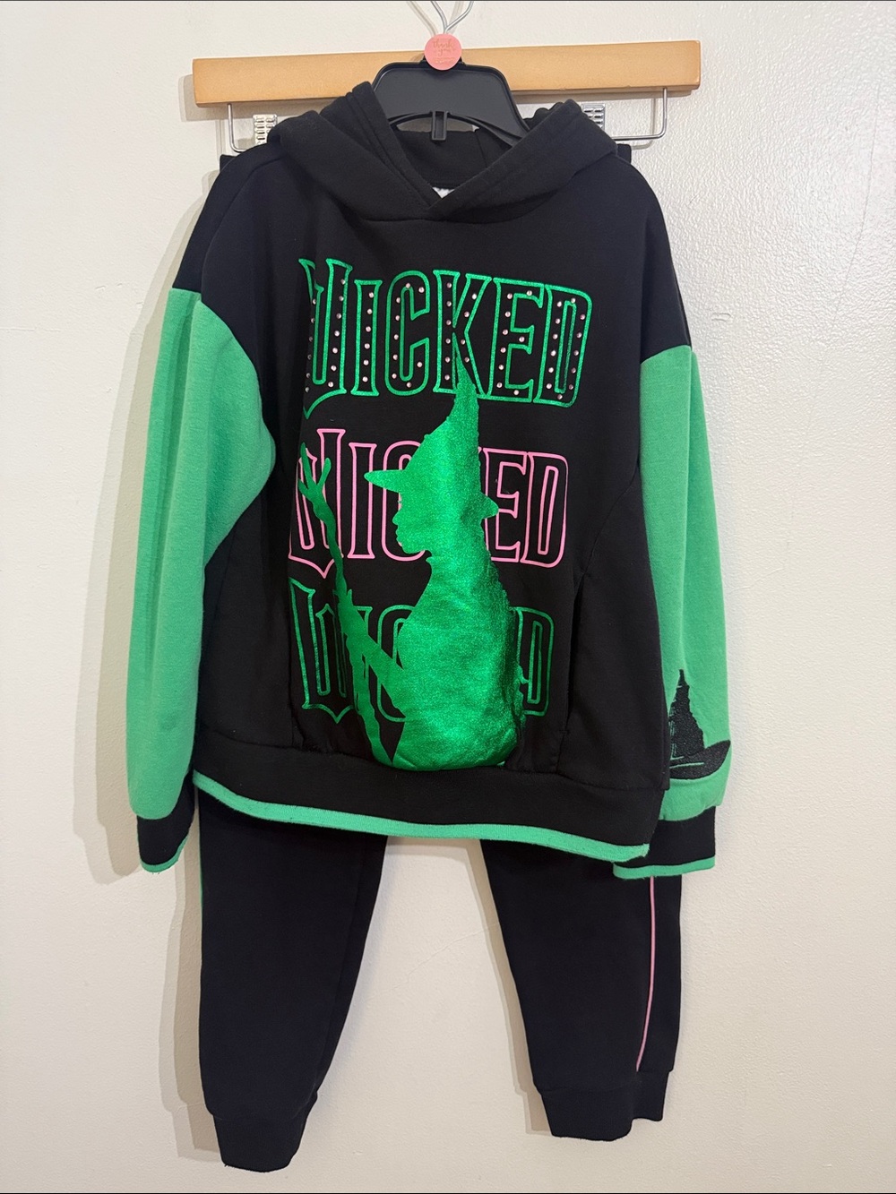 Wicked Girls Graphic Hoodie and Sweats Set Medium Youth